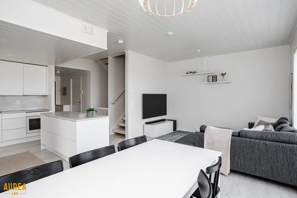 Dining Room - Modern Apartment with Sea View in Oulu