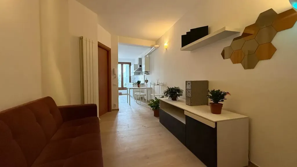 Elutuba - Rustic-Style Flat with Terrace in Cecina