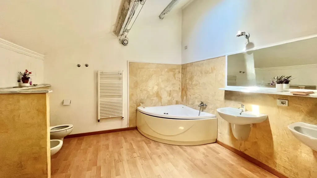 Bathrooms - Historic Villa with Private Garden in Intra