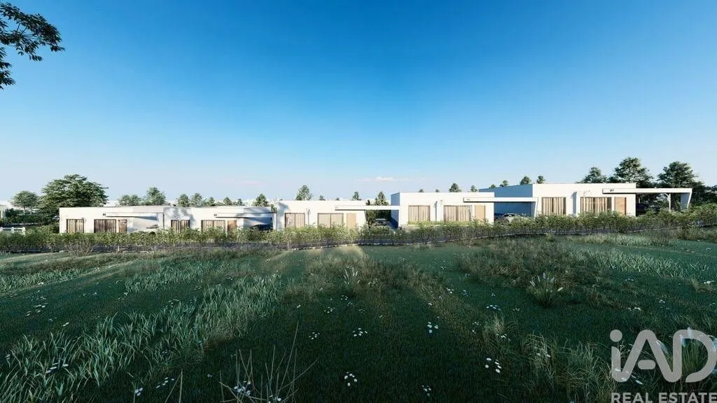 Under Construction House with Pool in Alfarim