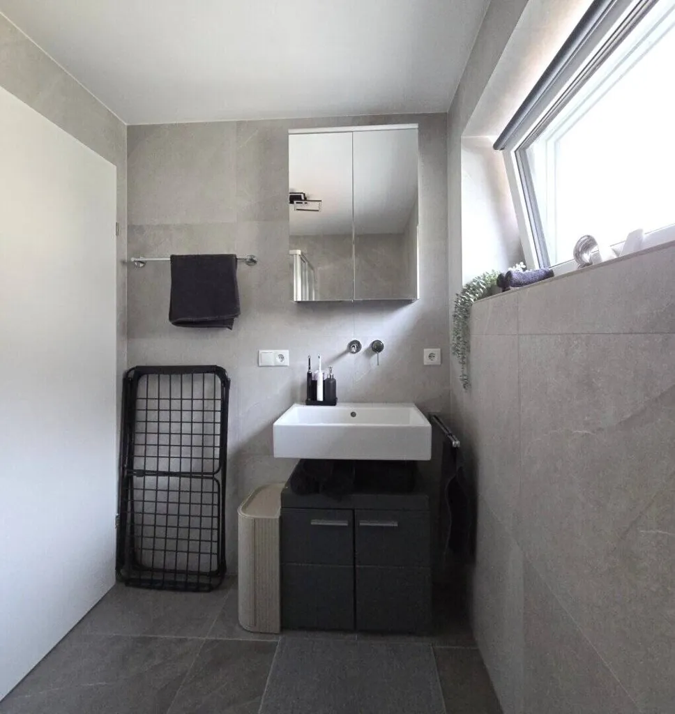 Bathrooms - Spacious 3-Bedroom Apartment in Volders