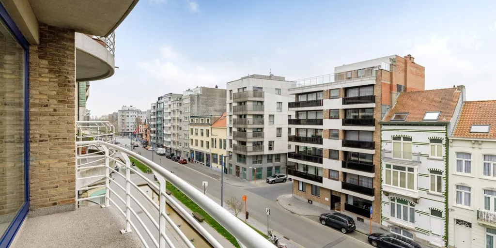 Balcon - Appartement Rénové avec Vue Mer à Ostende