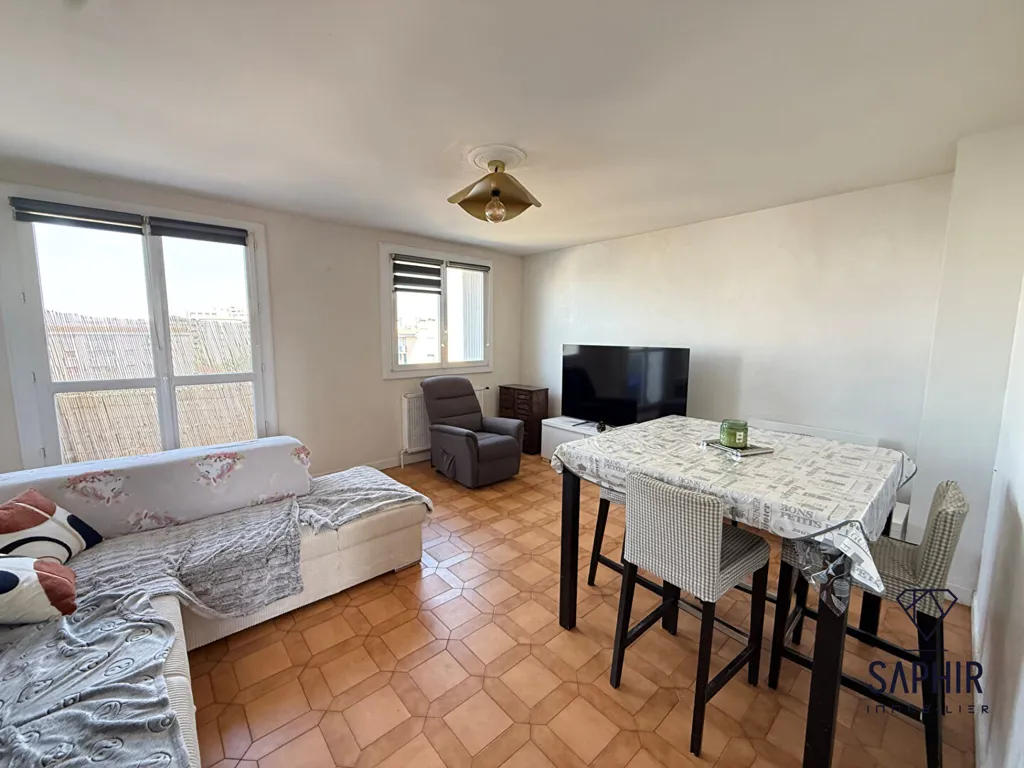 Elutuba - 3-Bedroom Apartment with Balcony in Colomiers