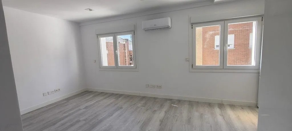 Rooms - Studio with Air Conditioning in Majadahonda Centre