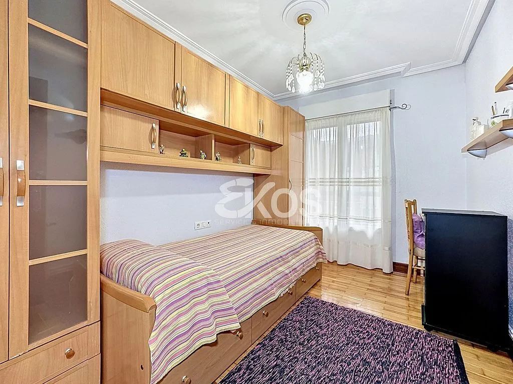 Chambres - Apartment with Balcony in Erguin, Mondragón