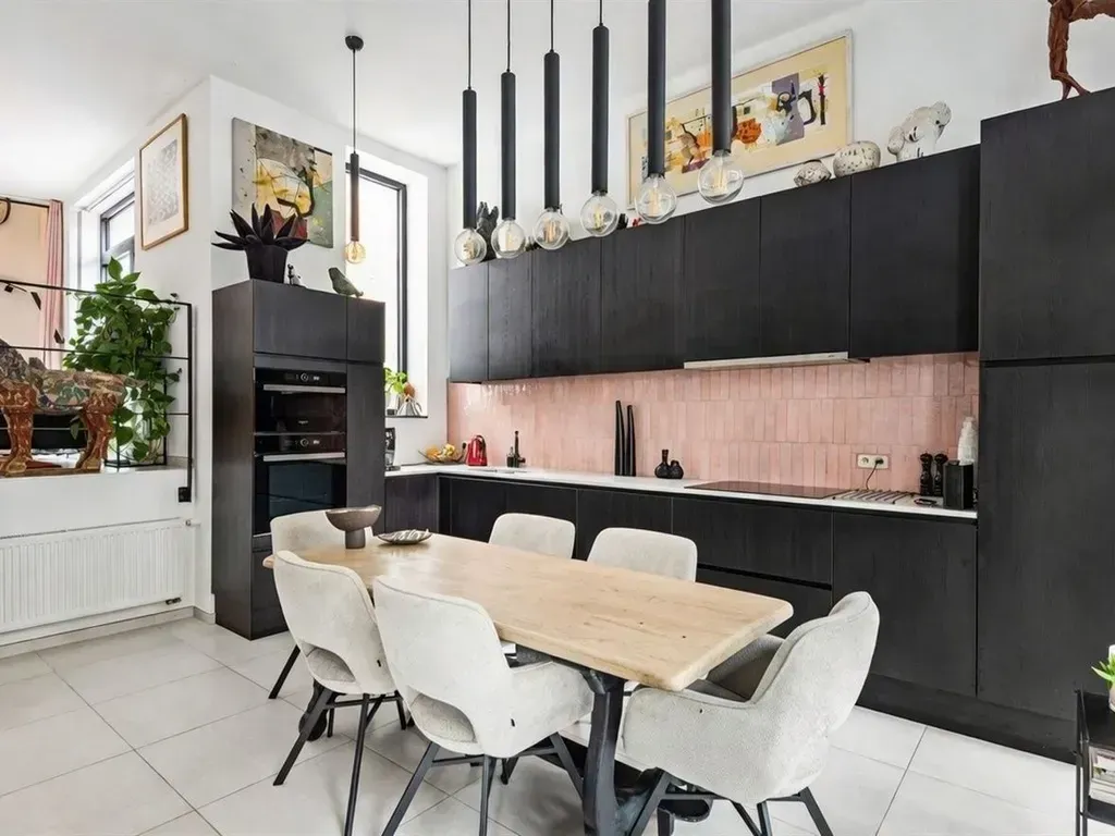 Söögituba - Modern-Industrial Flat in Nijlen Centre