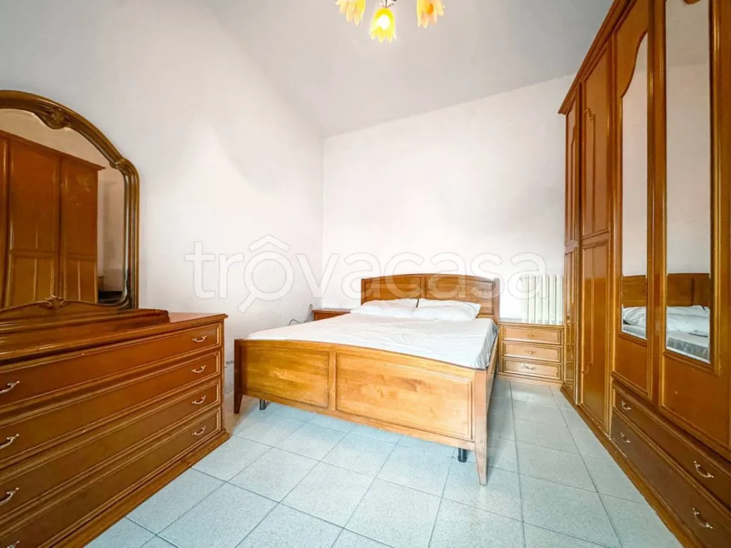 Chambres - Duplex Villa with Two Units in Borgo Ticino
