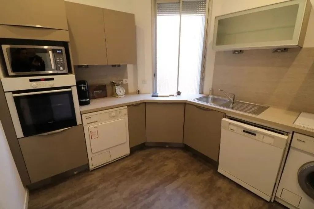 Kitchen - Luxury Flat with Balcony in Cannes