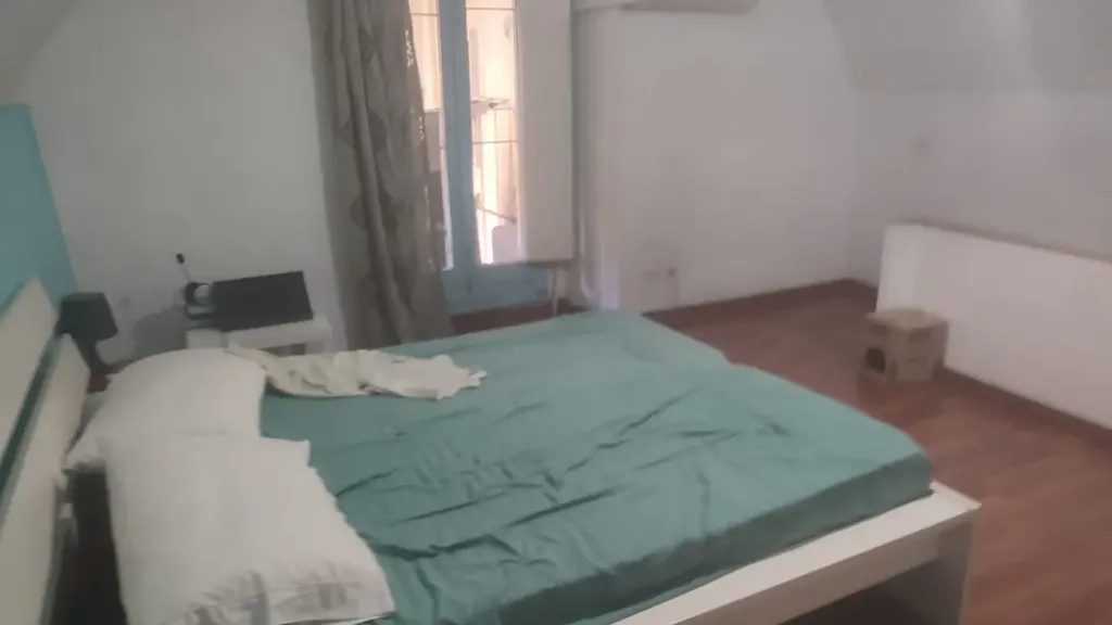 Magamistoad - Modernised Two-Bedroom Flat with Balcony in Naples