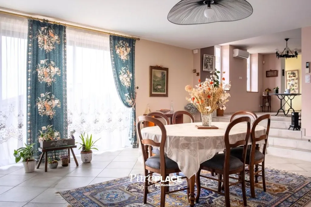 Dining Room - Renaissance Villa with Pool in Auterive