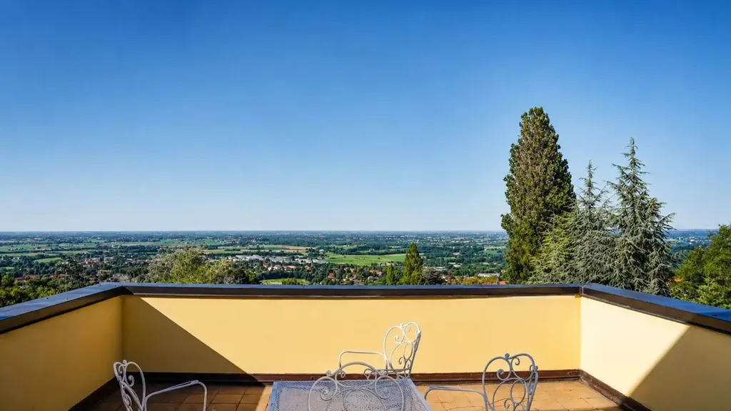 Terrass - Villa with Panoramic Views in Traversetolo