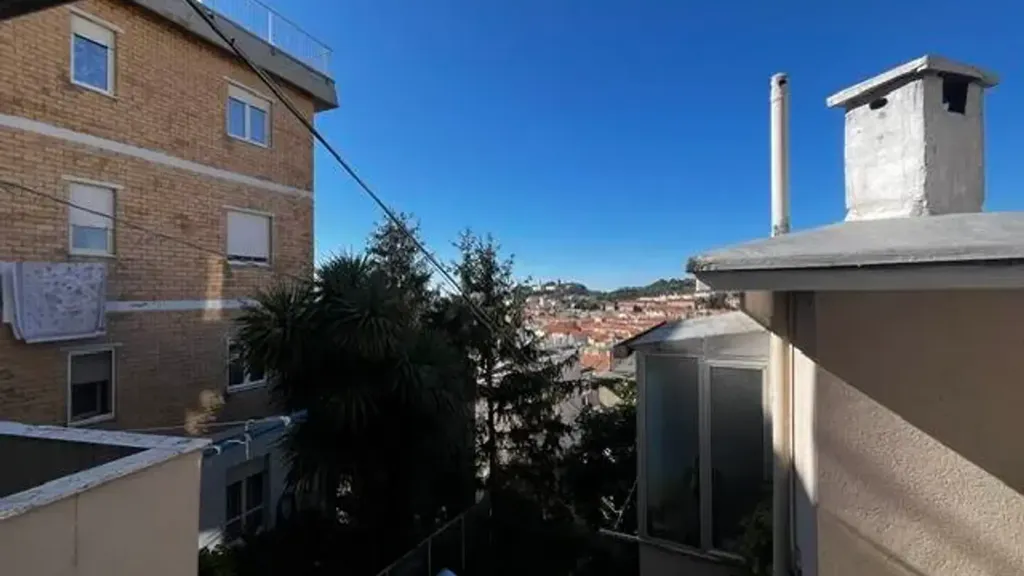 Balcon - Two-Bedroom Apartment with Private Courtyard in Ancona