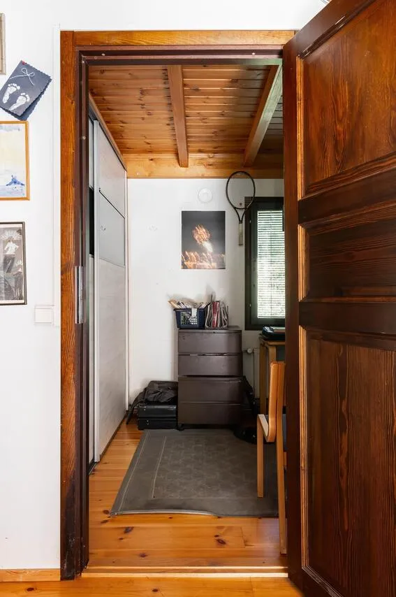 hallway_entrance