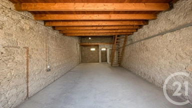Toad - Renovatable Barn with Garden in Magnieu