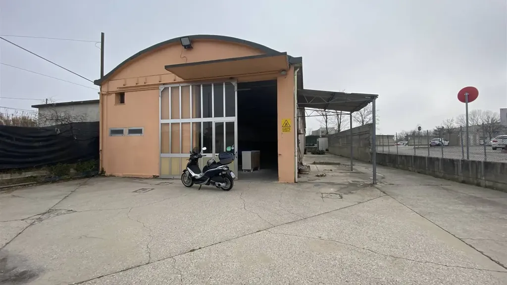 Garage - Single-Storey House with Office in Chioggia