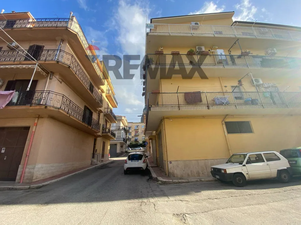 Extérieur - Apartment with Balcony in Partinico