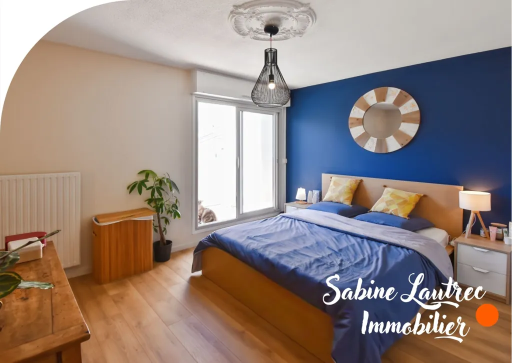 Bedrooms - 5-Piece Apartment with Balcony in Toulouse