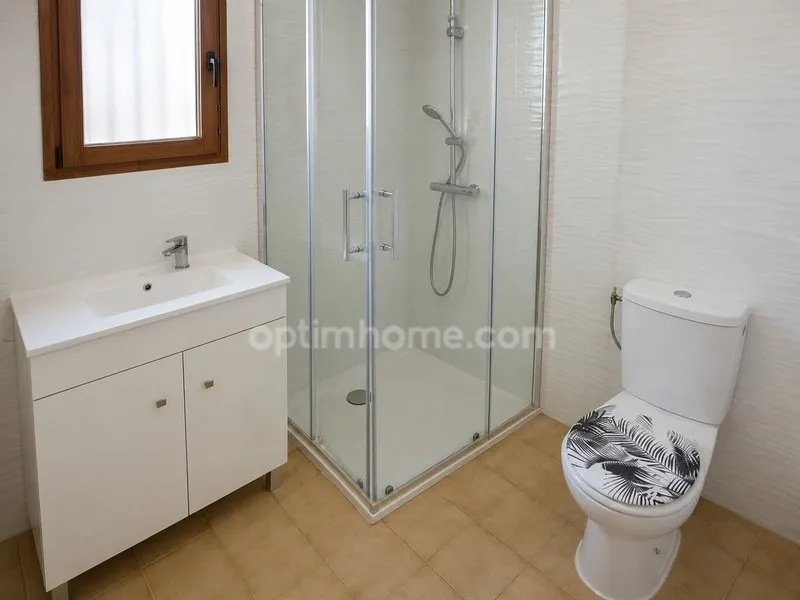 Vannitoad - Traditional Villa with South-Facing Garden in Correns