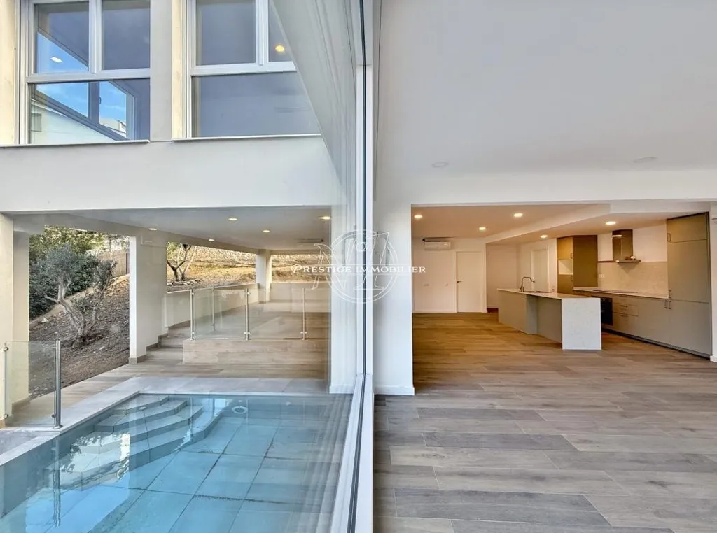 Piscine - Luxury Villa with Sea View in Llançà