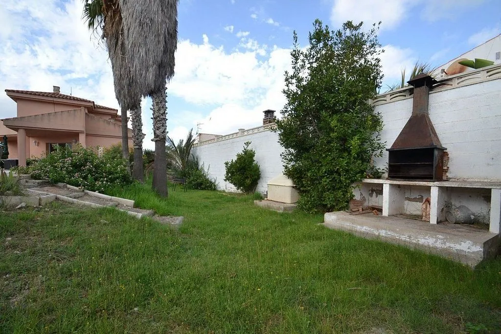 Aed - Chalet with Pool in Riumar Beachfront