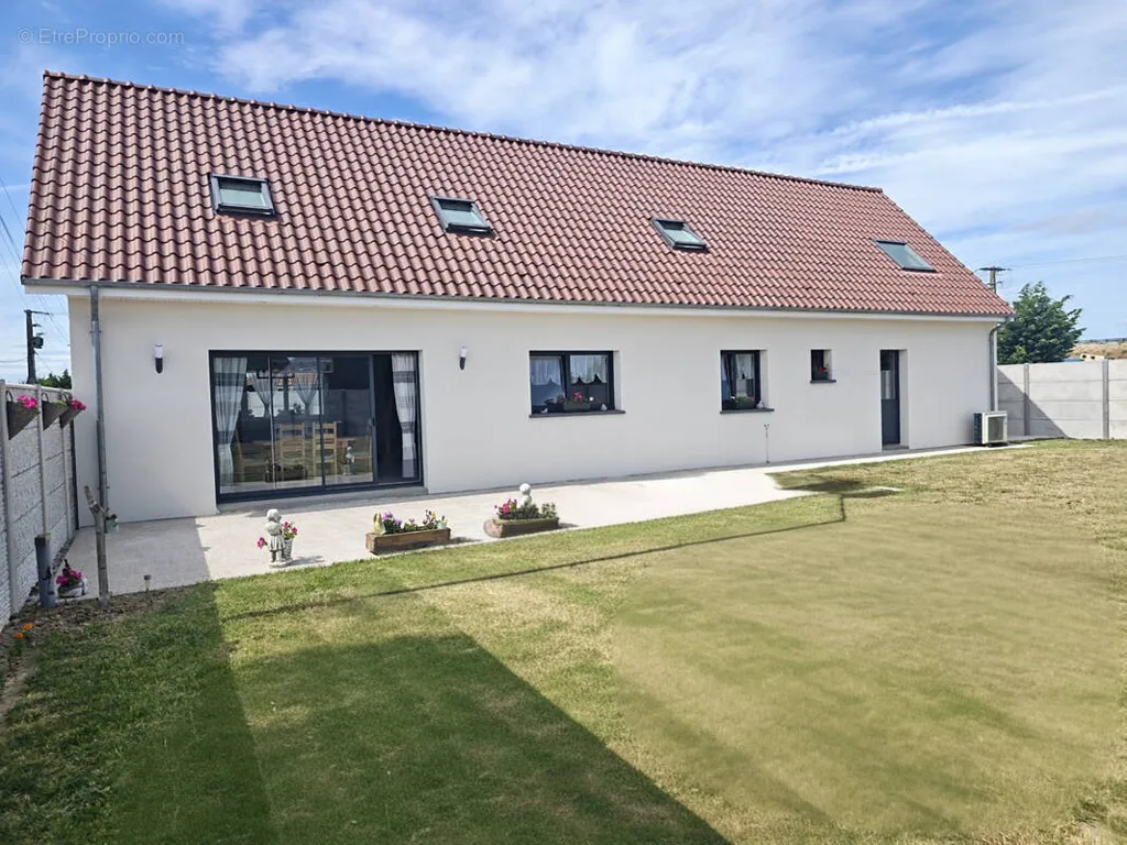 Välivaade - Semi-detached House with Garden in Audruicq