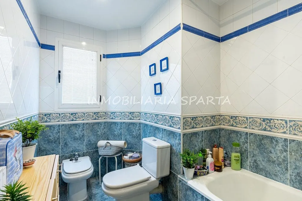 Salles de bain - Charming Duplex with Terrace in City Centre