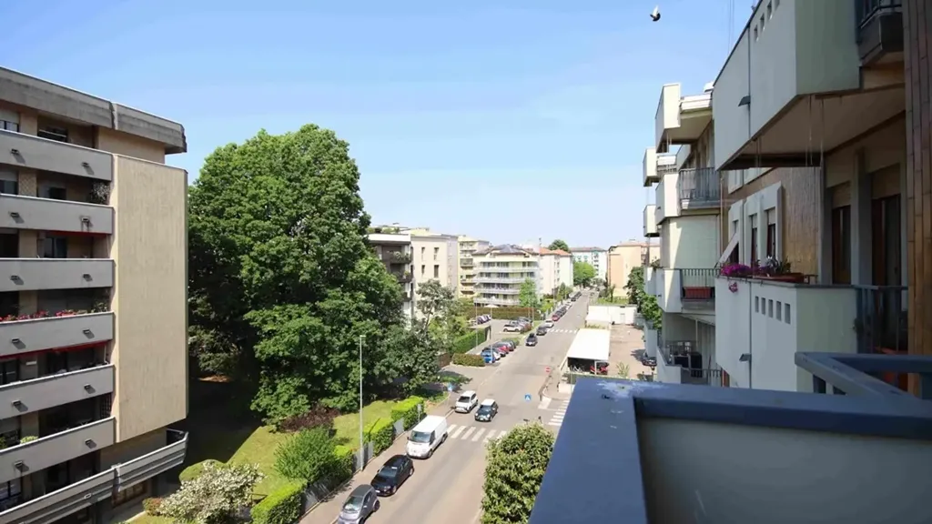 Rõdu - Quadrilocale with Balcony in Monza