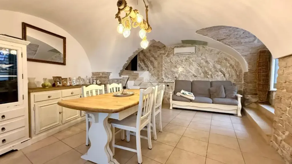 Söögituba - Characterful 3-Bedroom in Bitonto's Historic Centre