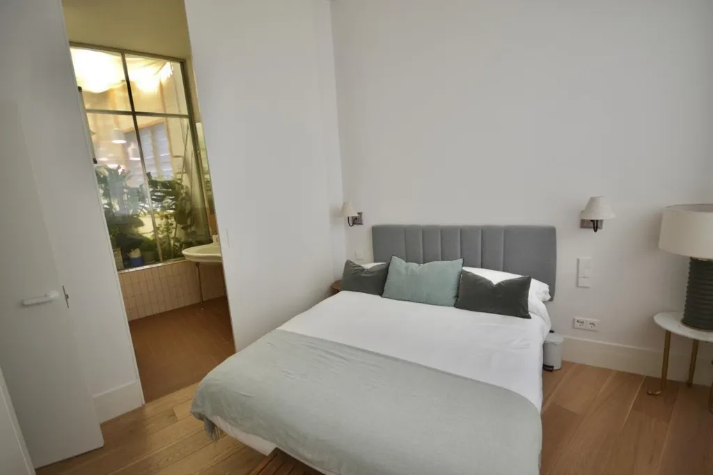 Magamistoad - Luxury Apartment with Interior Garden in Madrid