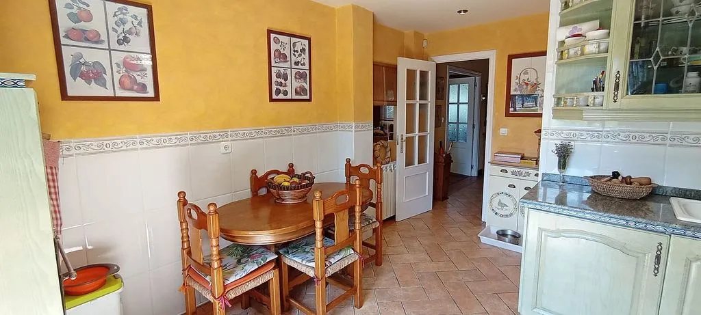 Dining Room - Chalet with Pool and Terrace in Simancas