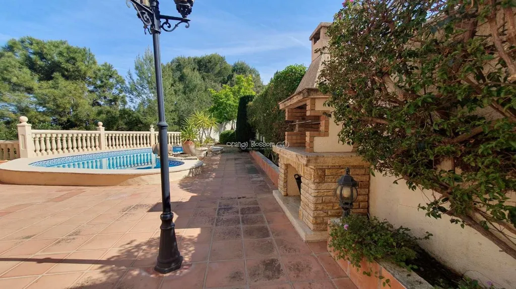 Bassein - Detached Villa with Sea Views in Ador