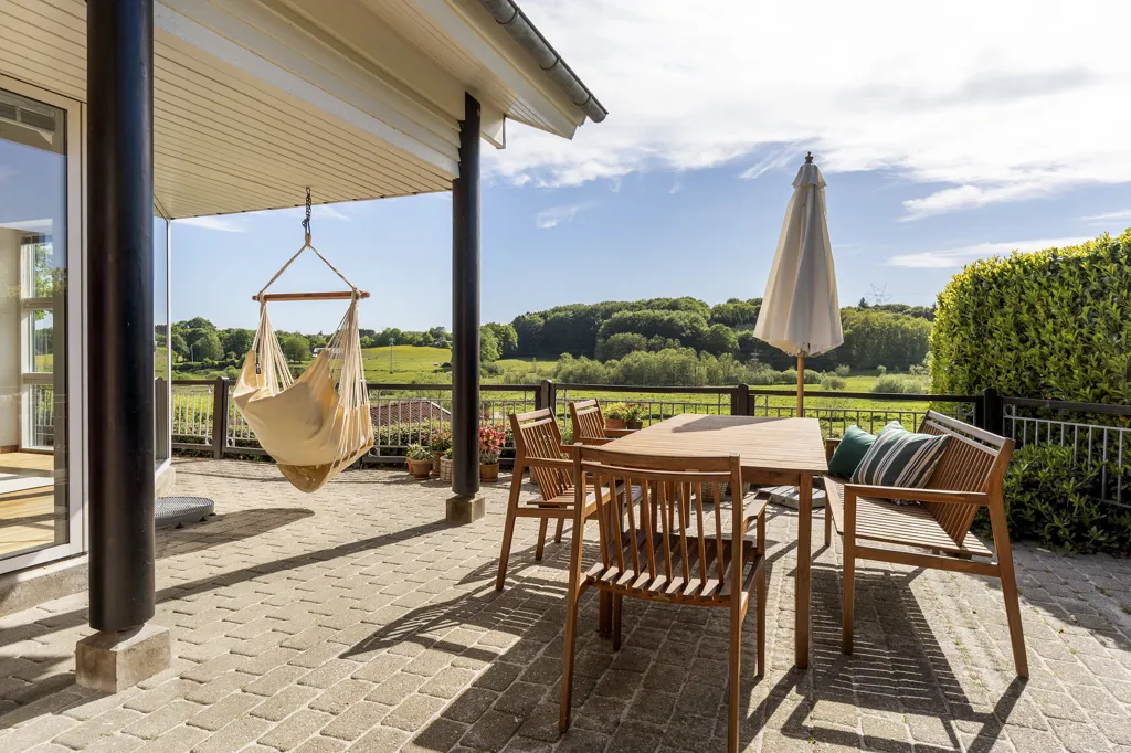 Terrasse - Architect-Designed Villa with Ådalen View