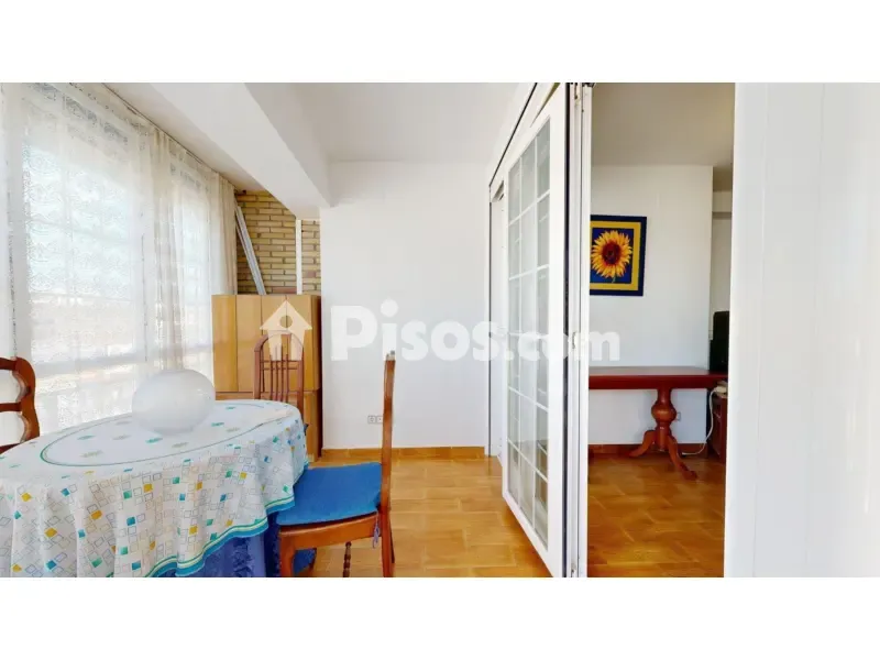 Salle à manger - Reformed Apartment with Balcony in North Zone