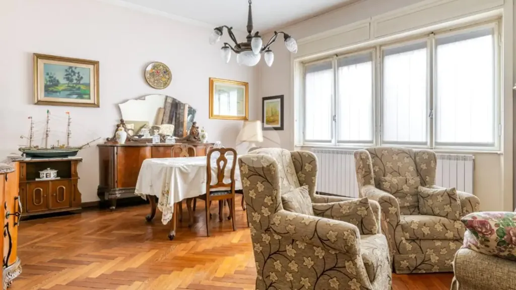 Elutuba - Duplex with Balcony in Milan