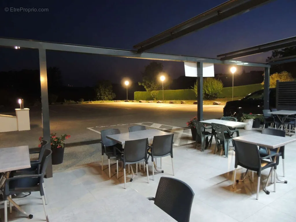 Terrazza - Restaurant with Parking in Strategic Location