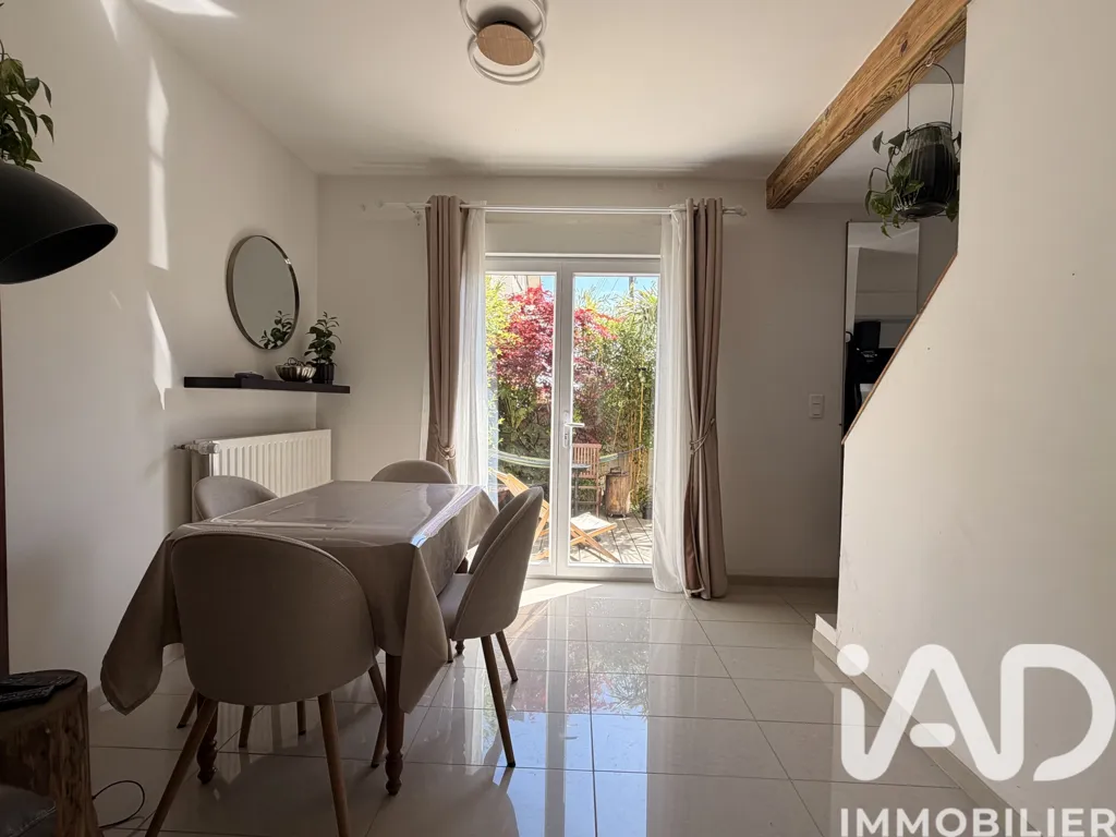 Sala da pranzo - City House with Garden in Chambly