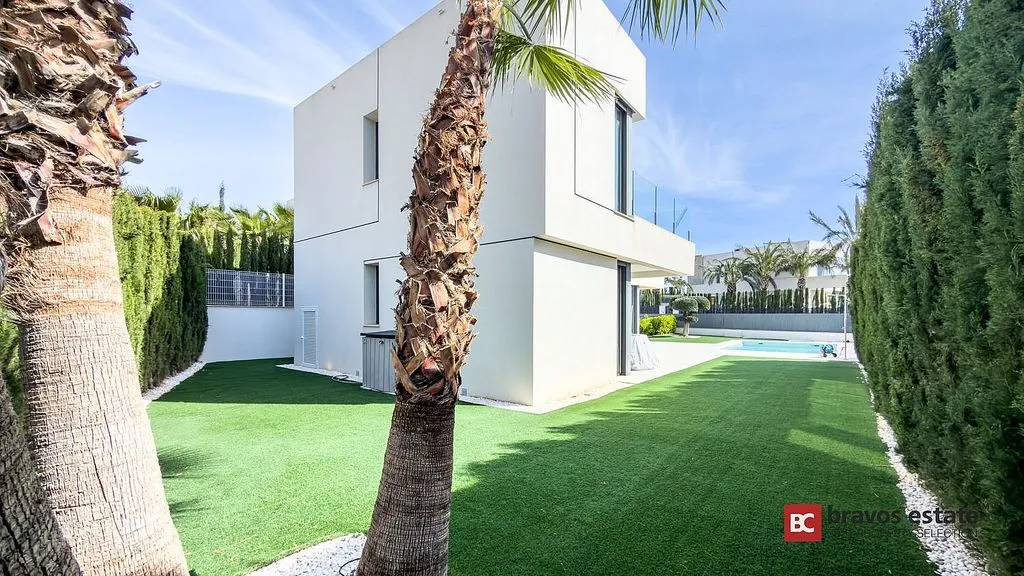 Exterior - Modern Design Villa with Sea View in Benidorm