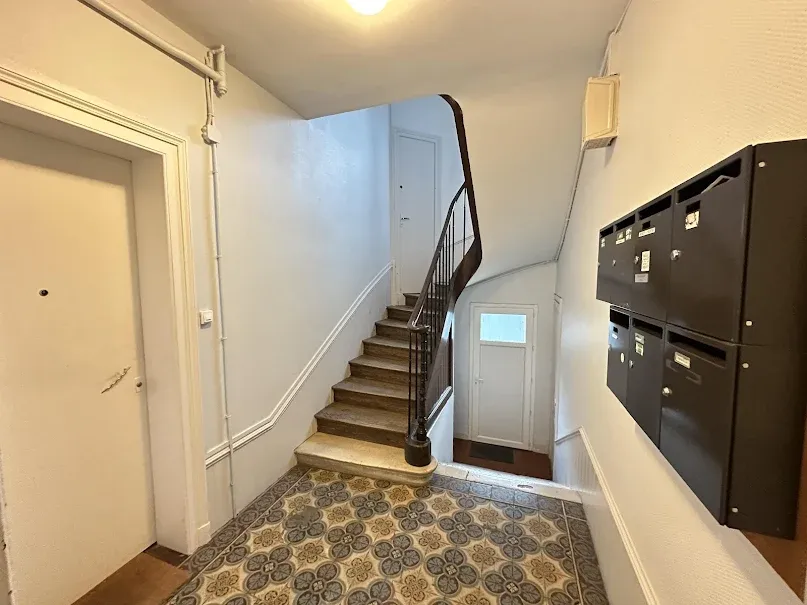 hallway_entrance