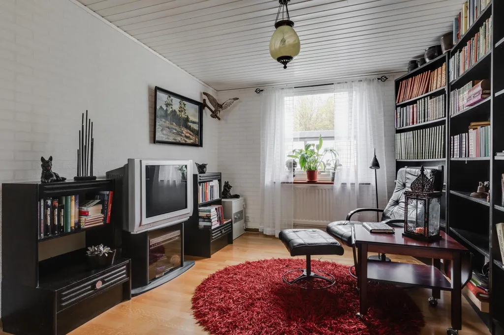 Kabinet - Terraced House with Corner Plot in Borås
