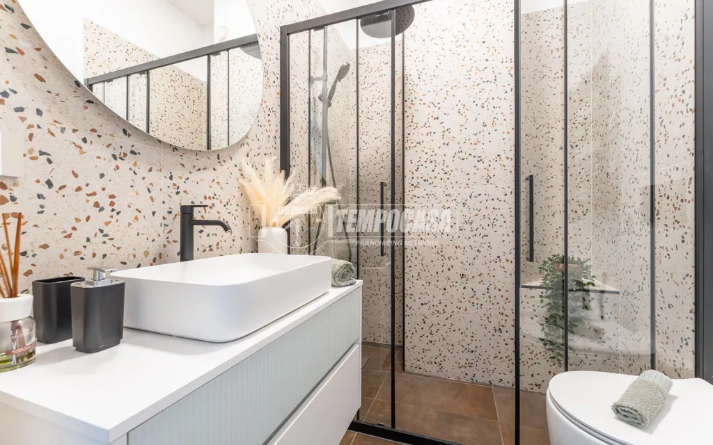 Salles de bain - Rustic-Style Apartment with Balcony in Milan
