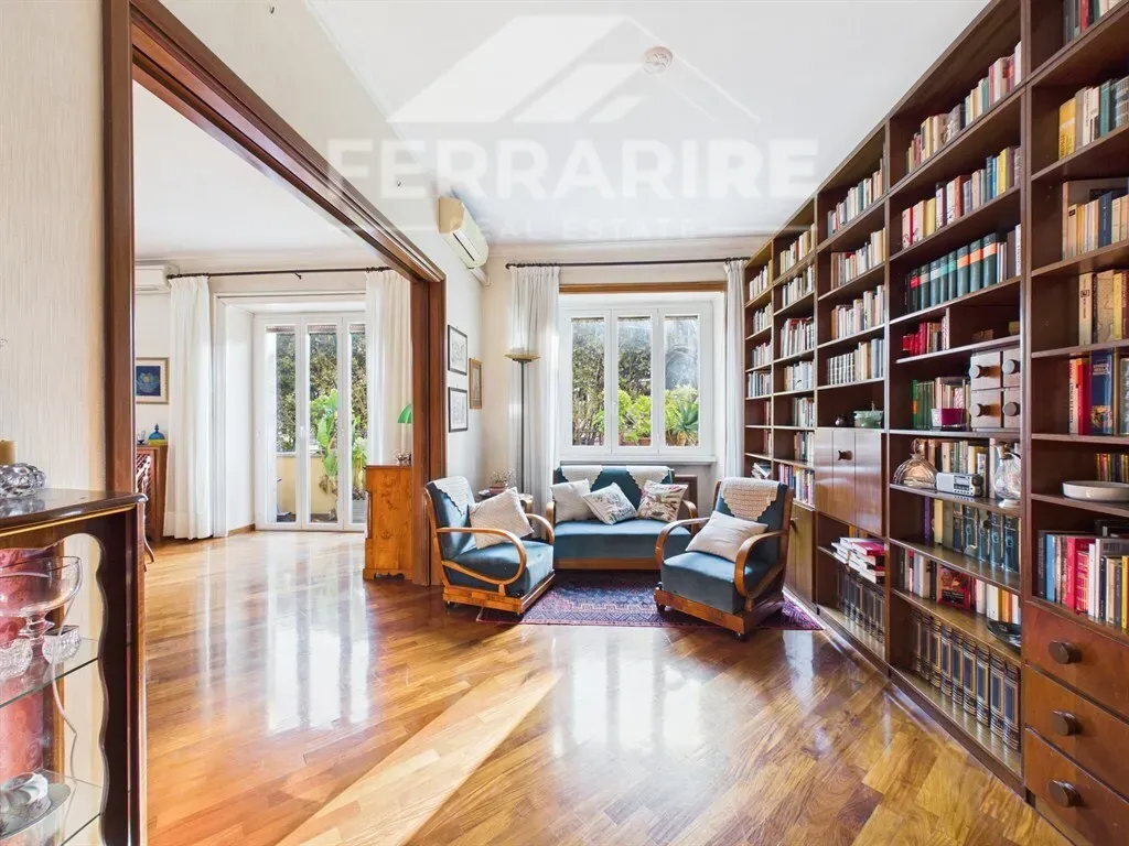 Bureau - Luxury Apartment with Terrace in Prati, Rome