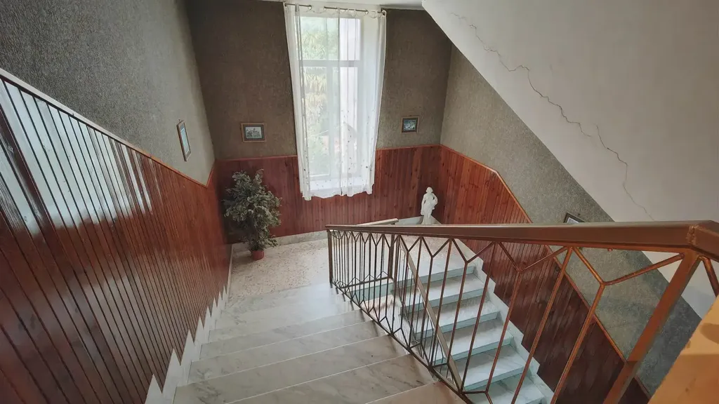 Pièces - Three-Bedroom Apartment with Terrace in Serino