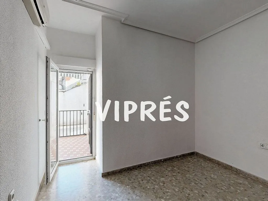 Rooms - Two-Storey House with Terrace in San Luis