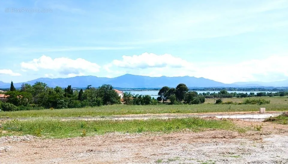 Aed - Plot with Panoramic View near Perpignan