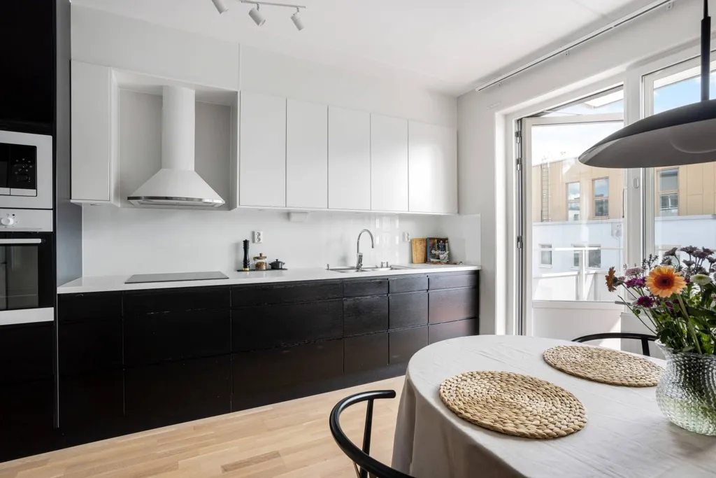 Cucina - Apartment with South-Facing Balcony in Barkarby