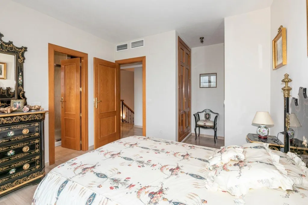Magamistoad - Versatile Villa with Private Pool in Huétor Vega