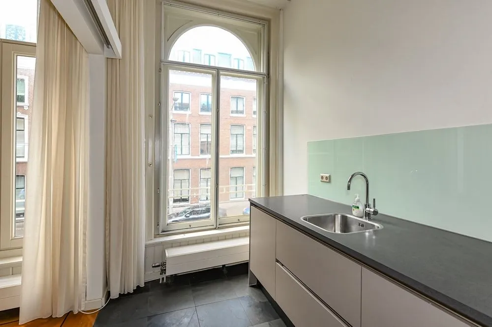 Cuisine - Classic Penthouse with Balcony in Den Haag