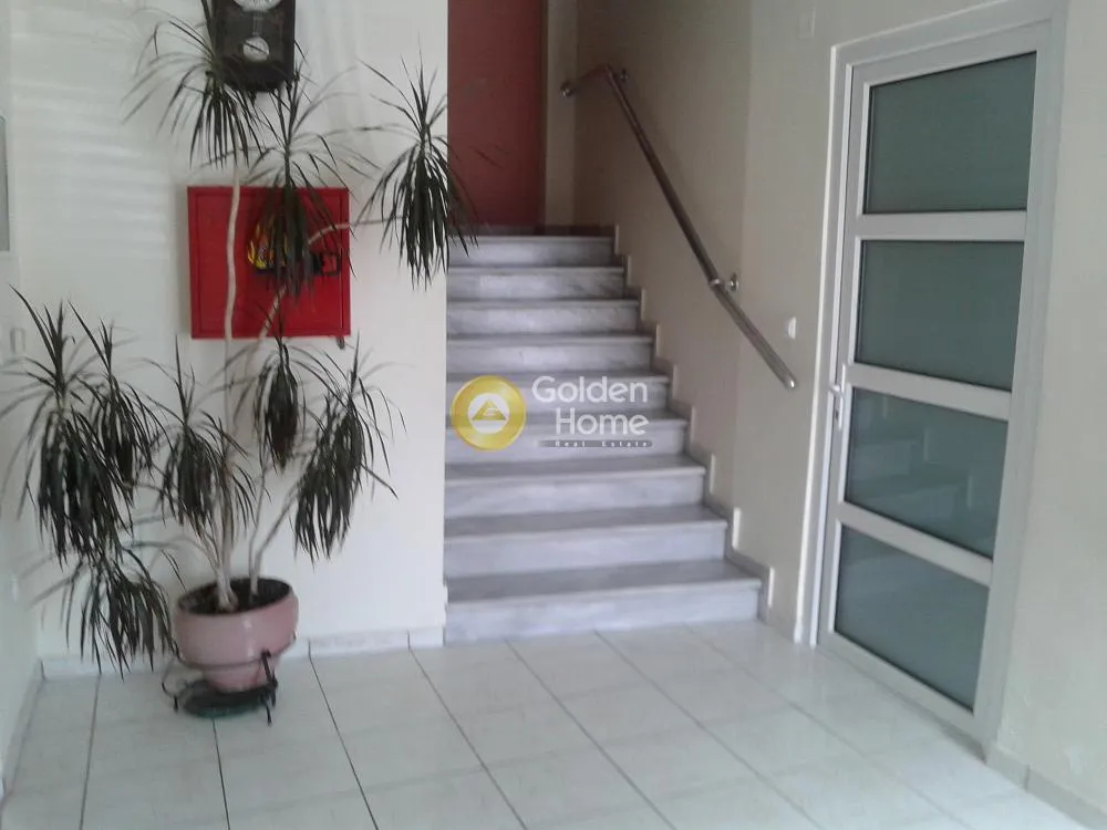 Entrée - Commercial Building with Parking in Keratea Centre