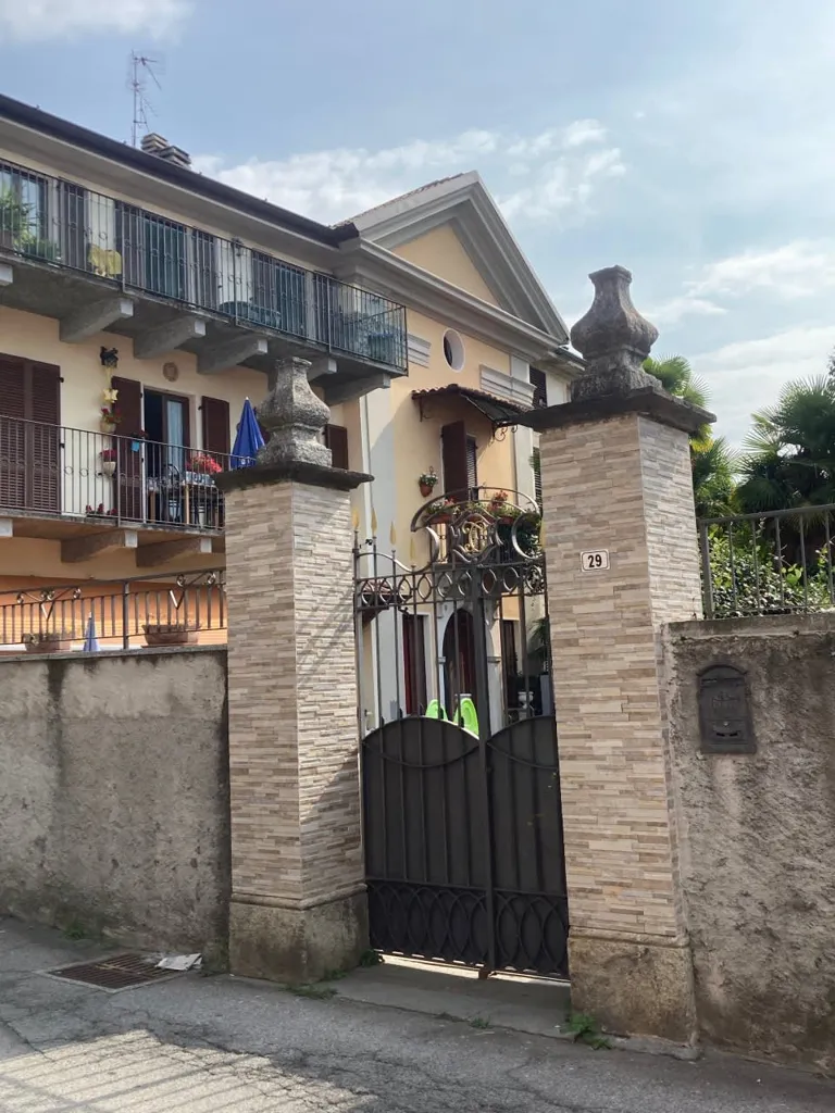 Esterno - Restored Apartment with Balcony in Porlezza