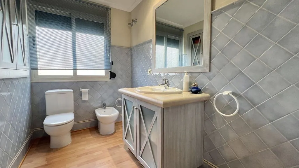 Salles de bain - Luxury Penthouse with Rooftop Pool in Denia